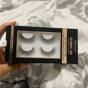 NEVER OPENED Faux mink lashes